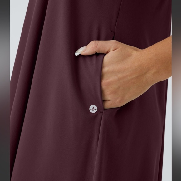 HALARA Breezeful Backless Racerback Pocket
High Low Flowy Midi Quick Dry Dress - Picture 6 of 11